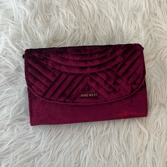 Nine West Astoria LSG Crossbody Wallet - Picture 3 of 7